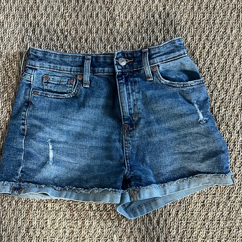 Mom, shorts, Levi’s